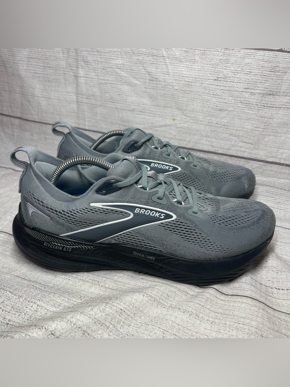 Brooks Men’s 11 Glycerin GTS 22 Gray Running Shoes